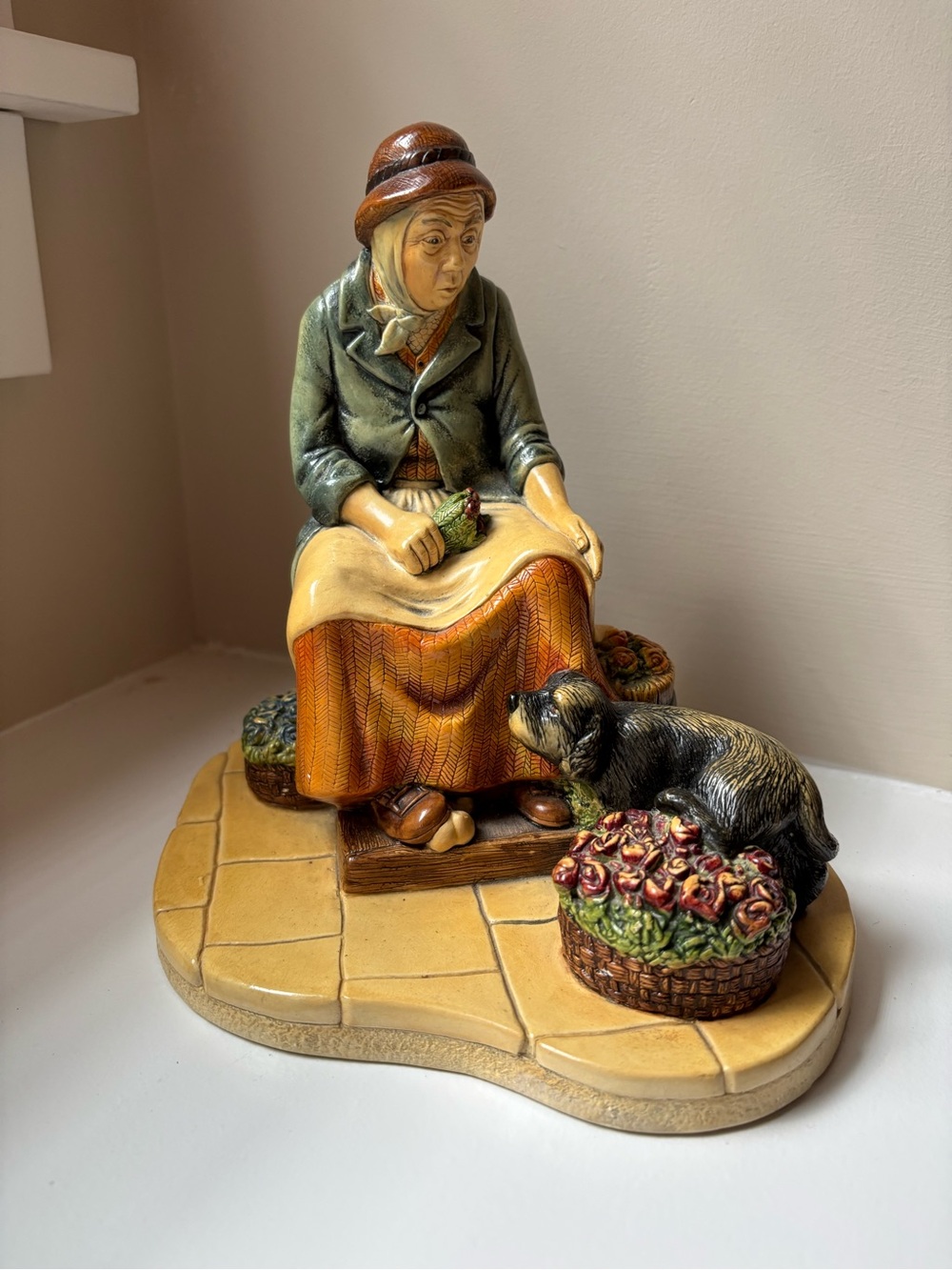 NATURECRAFT Congleton Vintage ‘Flower Seller’ #862 1970’s figurine